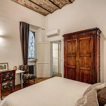 Farnese House In Rome-3